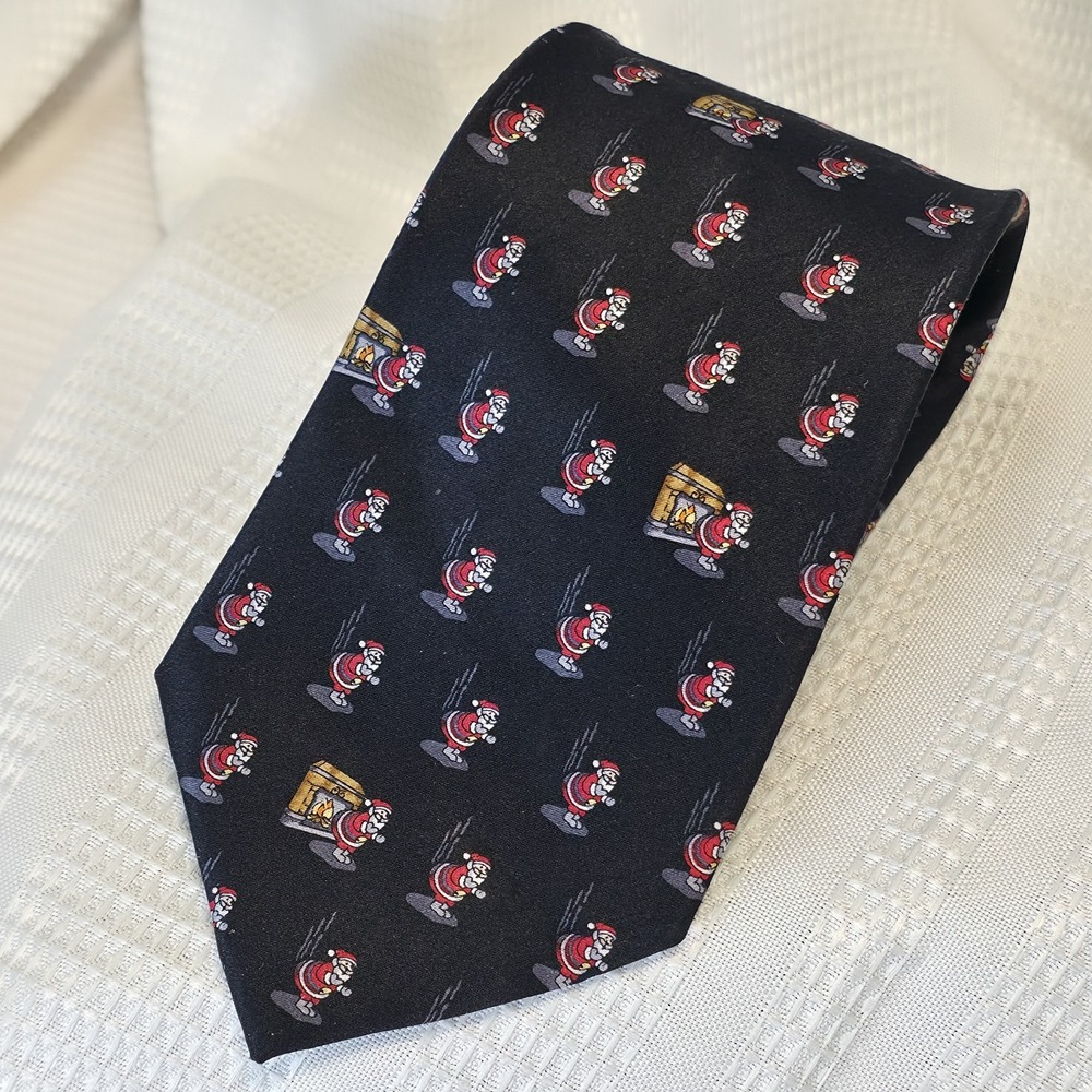 SANTA by the Fireplace Roundtree Yorke 100% Silk Men's Tie Christmas‎